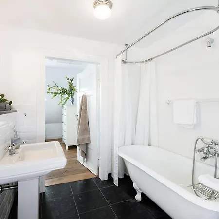Hébergement de vacances Urlaub Mit Ihrem Vierbeiner Im Landhaus Udars / Auf Rugen Trent