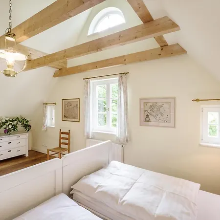 Hébergement de vacances Urlaub Mit Ihrem Vierbeiner Im Landhaus Udars / Auf Rugen Trent